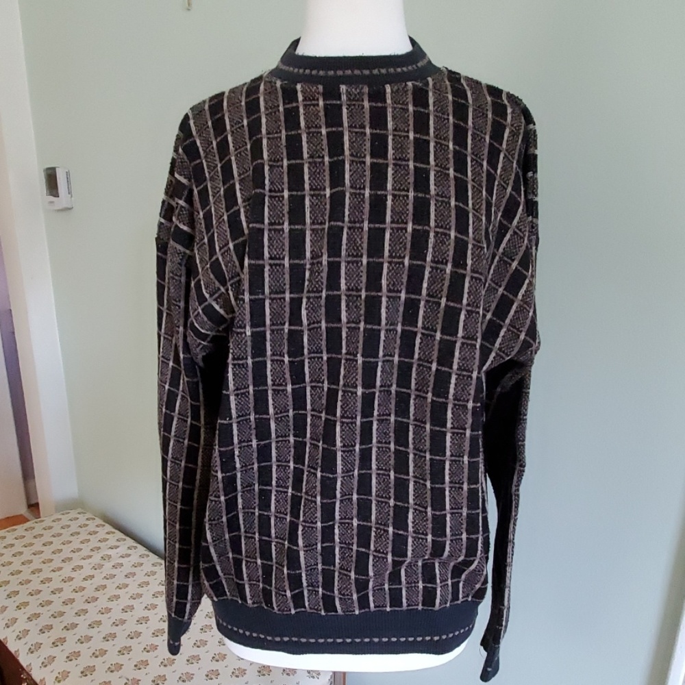 Sweater, long sleeved